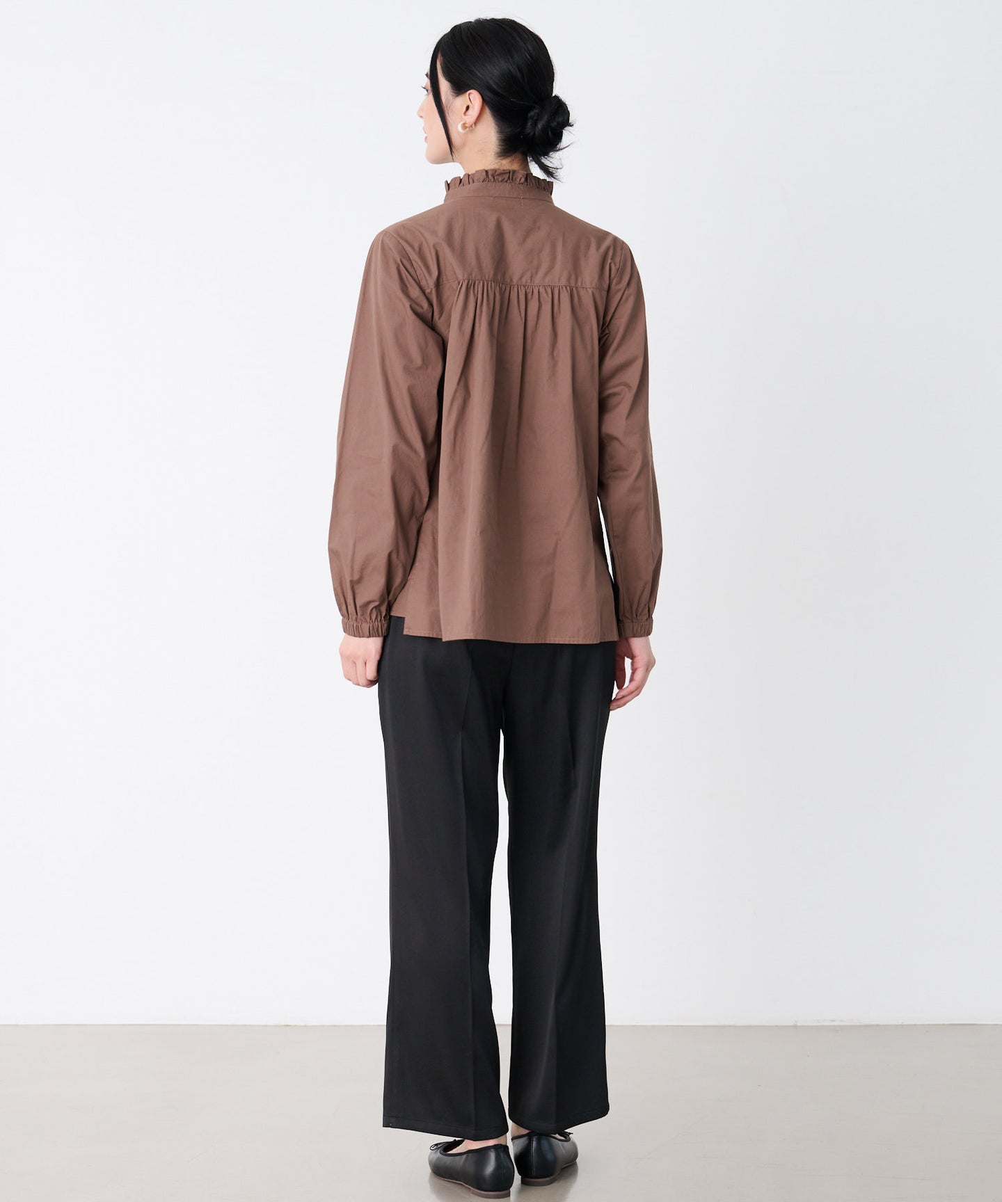 Arnold Palmer プチフリル バンドカラー シャツブラウス